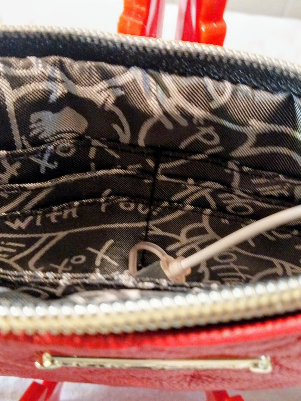 NWT Betsey Johnson Charging Crossbody Wristlet - Picture 5 of 8